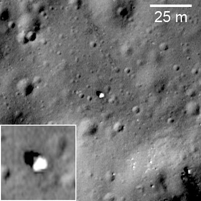 月行者1号的最后位置。月行者1号同样携带有激光反射镜，科学家通过向照片所示地点发射激光束证实了这个发现[13]。
