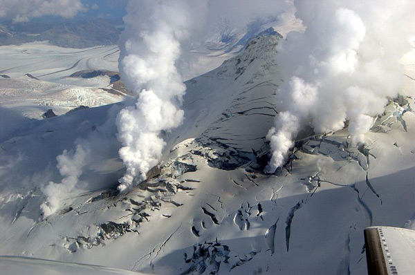 火山活动可能会引起大量还原性气体溢出。（图片：wiki commons）
