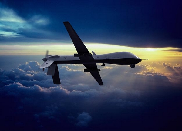 相比传统战机，无人机（如 “捕食者” 系列）的飞行时间更长、航程更远。但空中作战时必不可少的复杂任务，无人机尚无法完成。（图片：Erik Somonsen/Getty Images）
